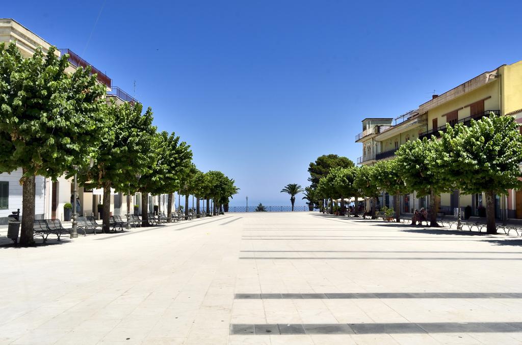 Low Cost La Meridiana Ξενοδοχείο Zafferana Etnea Δωμάτιο φωτογραφία