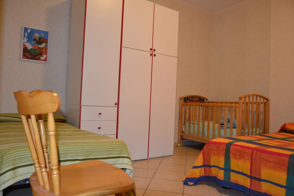 Low Cost La Meridiana Ξενοδοχείο Zafferana Etnea Δωμάτιο φωτογραφία